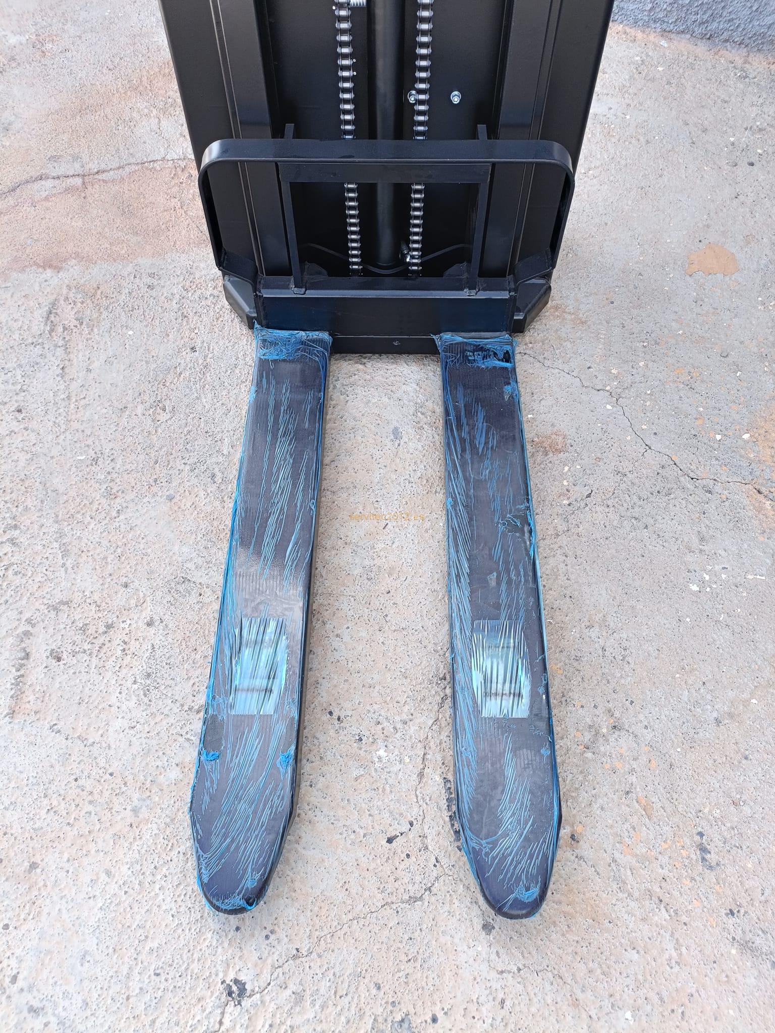 Apilador Eléctrico E.F.1500 KG MASTIL CORTO - Imagen 8