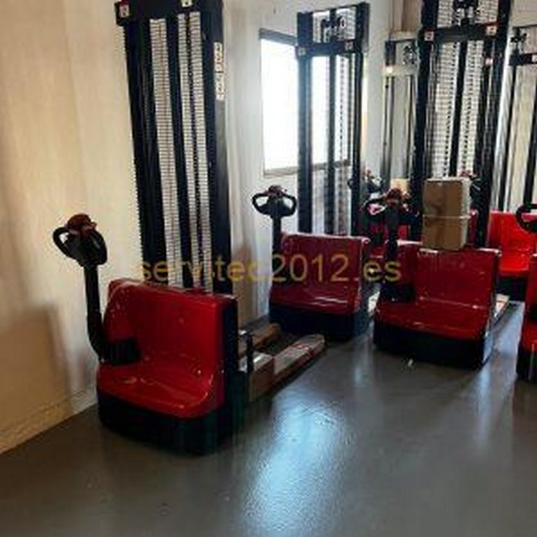Apilador E.F. 1500 KG mastil Standard