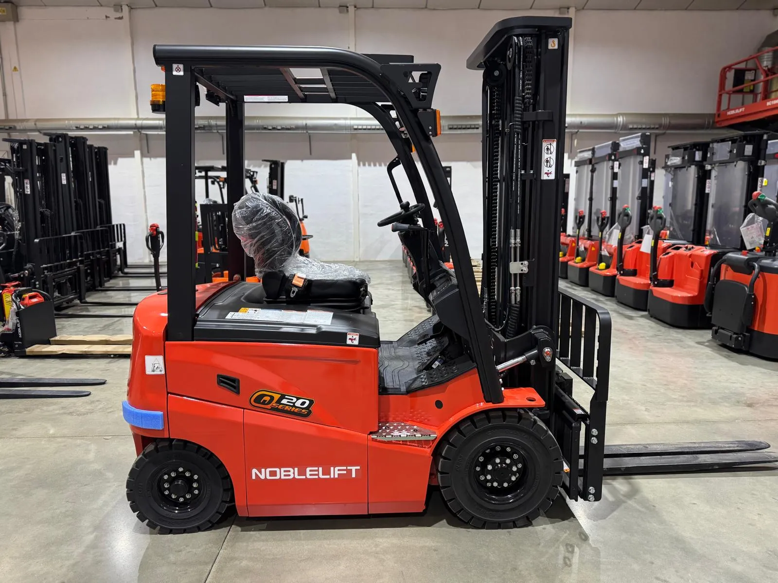 Carretilla Elevadora Eléctrica E.F. FE4P20Q-C